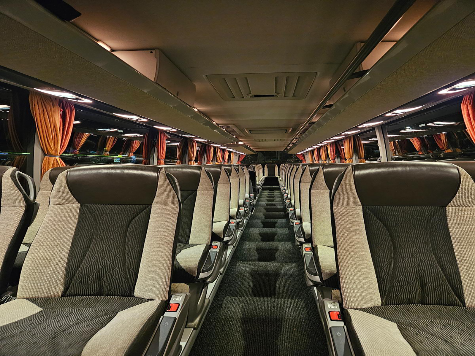 Reisebus01-2