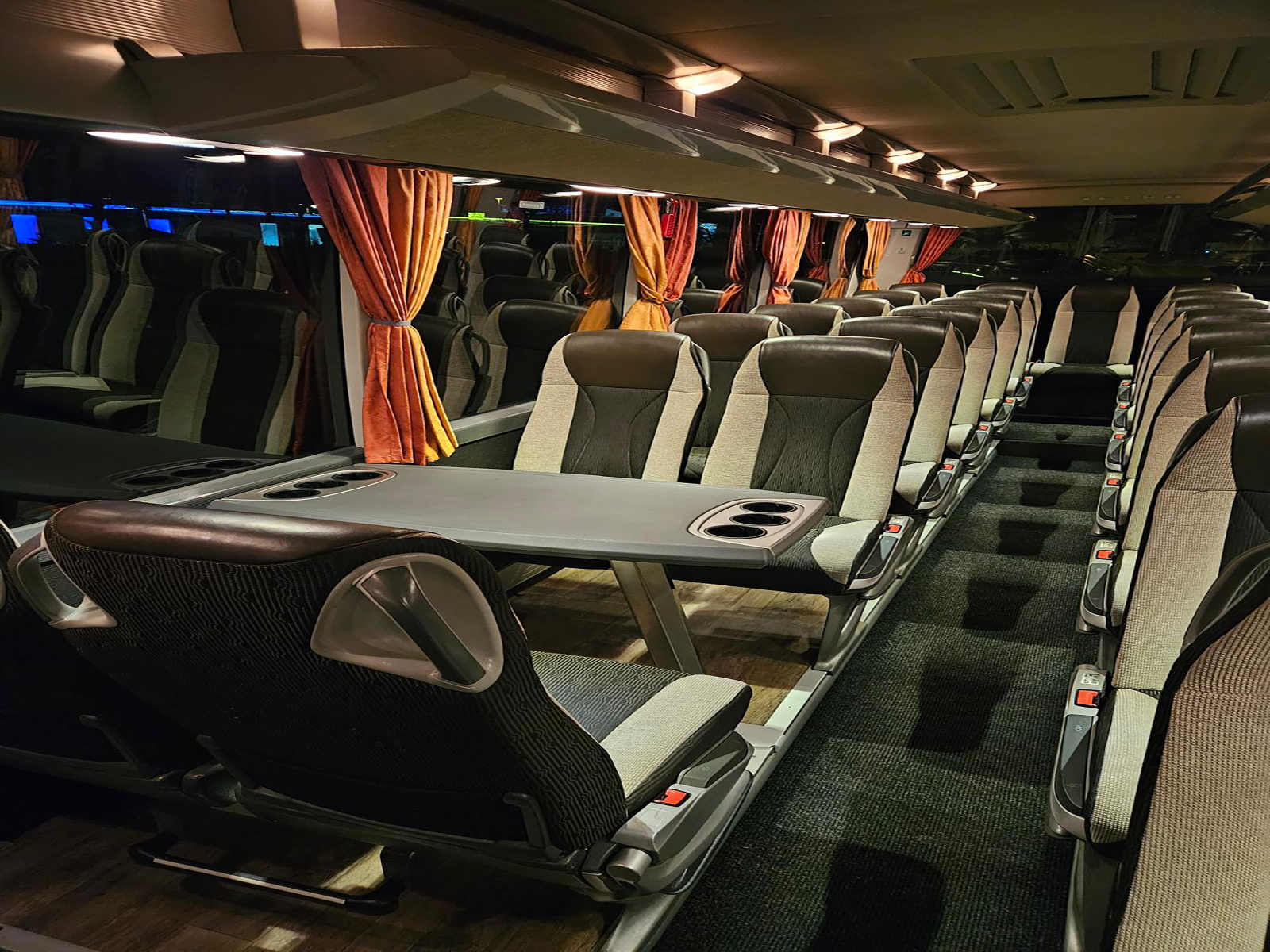 Reisebus01-3
